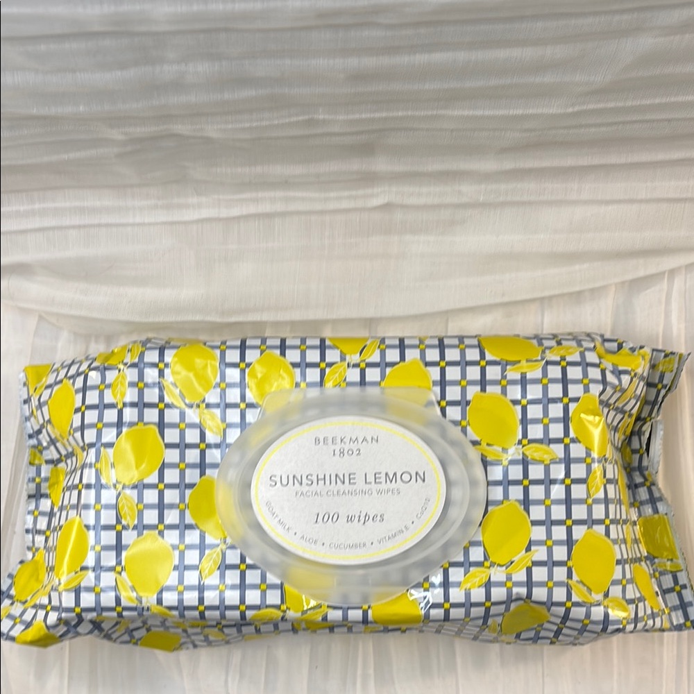 * NEW* Beekman 1802 Lemon Fresh Facial Wipes